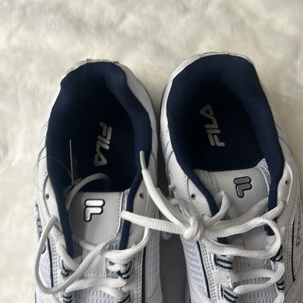 Men’s Fila sneakers - Picture 2 of 8